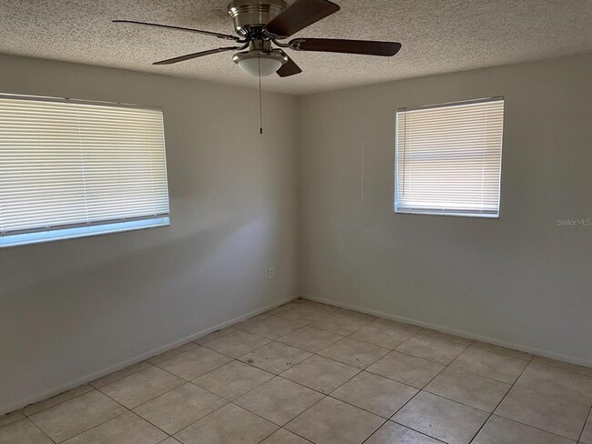 Building Photo - 3600 Beacon Square Dr