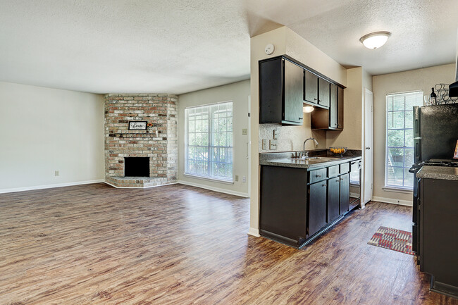 Plan E Dining Room - San Augustine Apartments & Townhomes