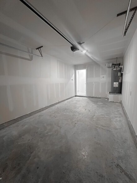 Building Photo - 910 Sandhill Crane Ln