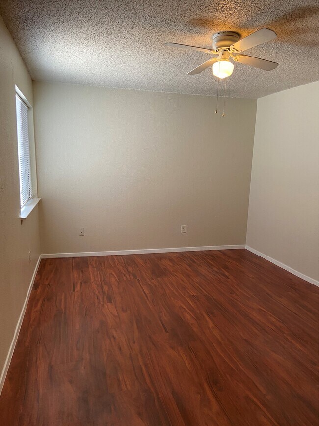 Building Photo - 13037 Leader St