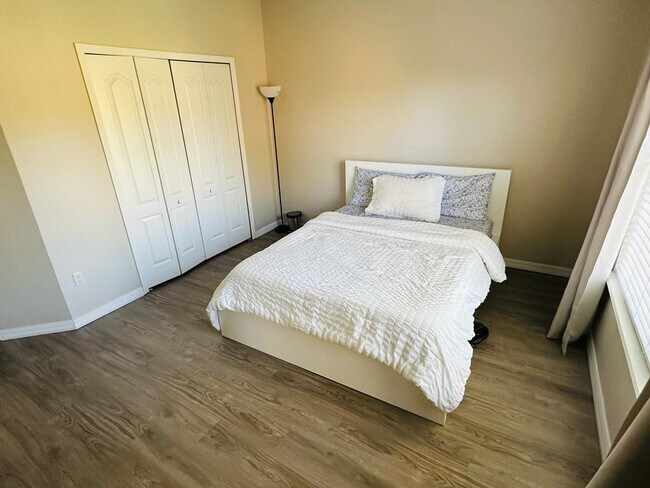 Building Photo - 1621 Little Gem Loop