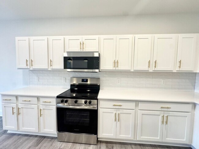Building Photo - Beautiful NEW 2-Bed, 2- Bath Apartment in Rock Hill!