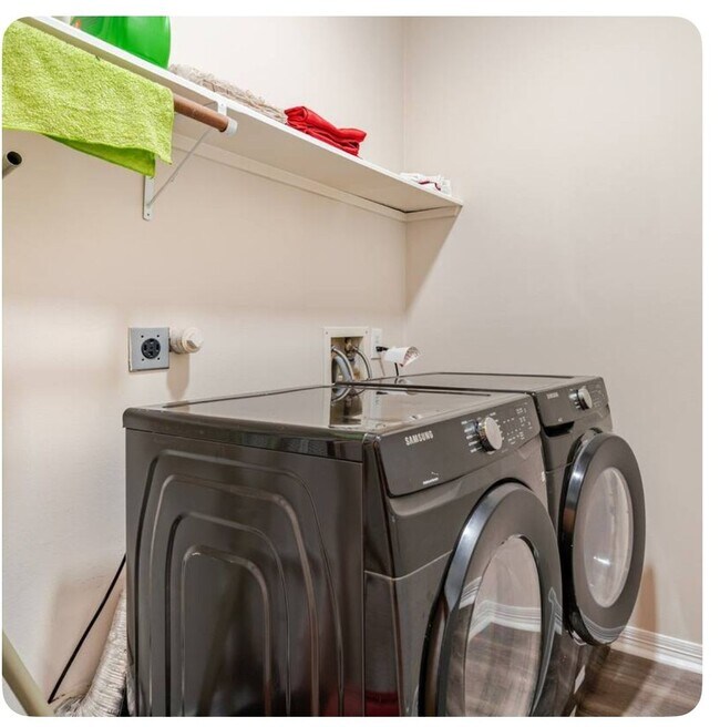 Building Photo - 13674 Garden Grove Ct