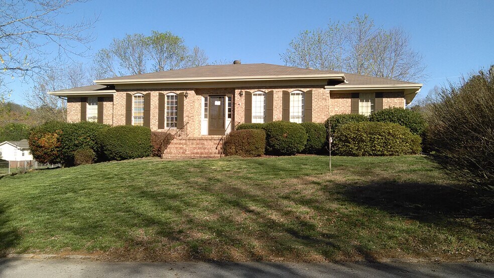 Building Photo - 2512 Sharron Dr