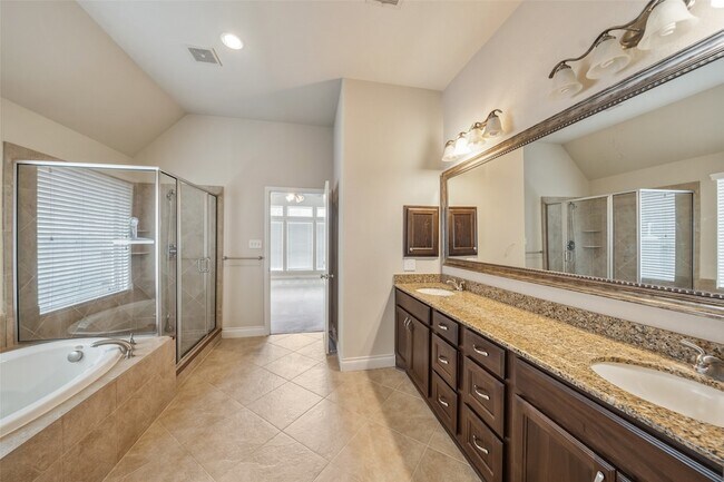 Building Photo - 29022 Crested Butte Dr