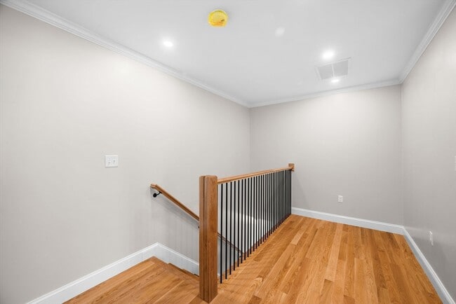 Building Photo - 60 Ellsworth Rd