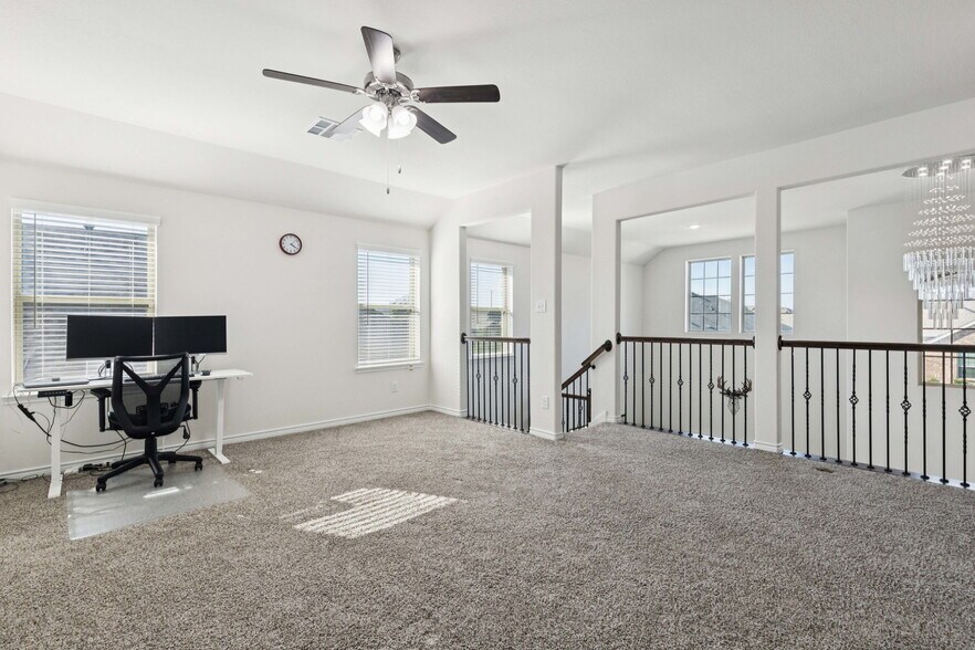 Building Photo - 11112 Canyon Oak St