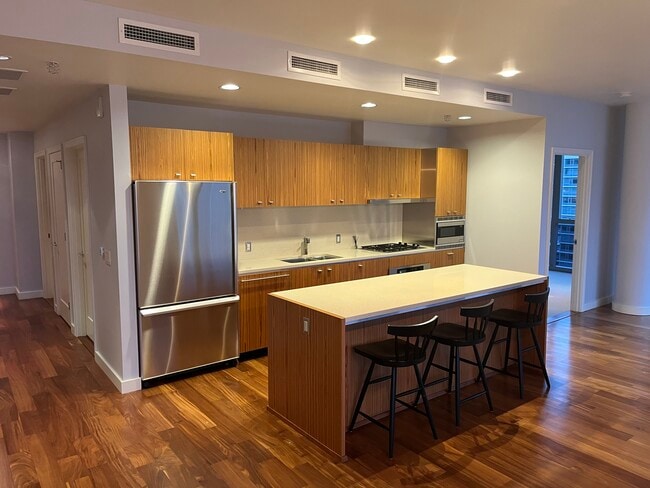 Building Photo - 841 S Gaines St