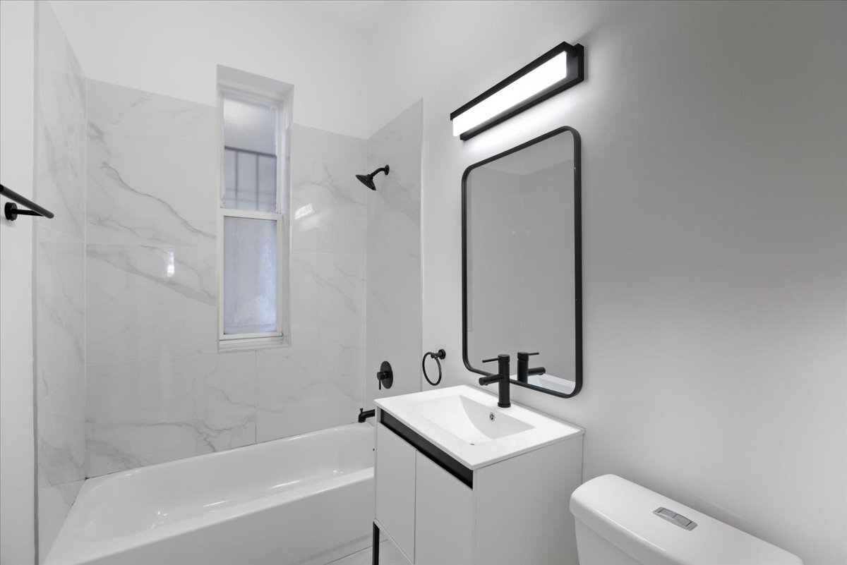 Building Photo - 3211 W Le Moyne St