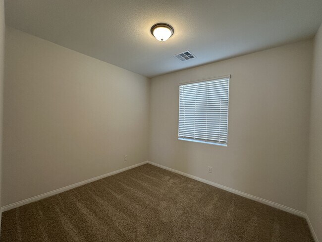 Building Photo - 91 Sonata Dawn Ave