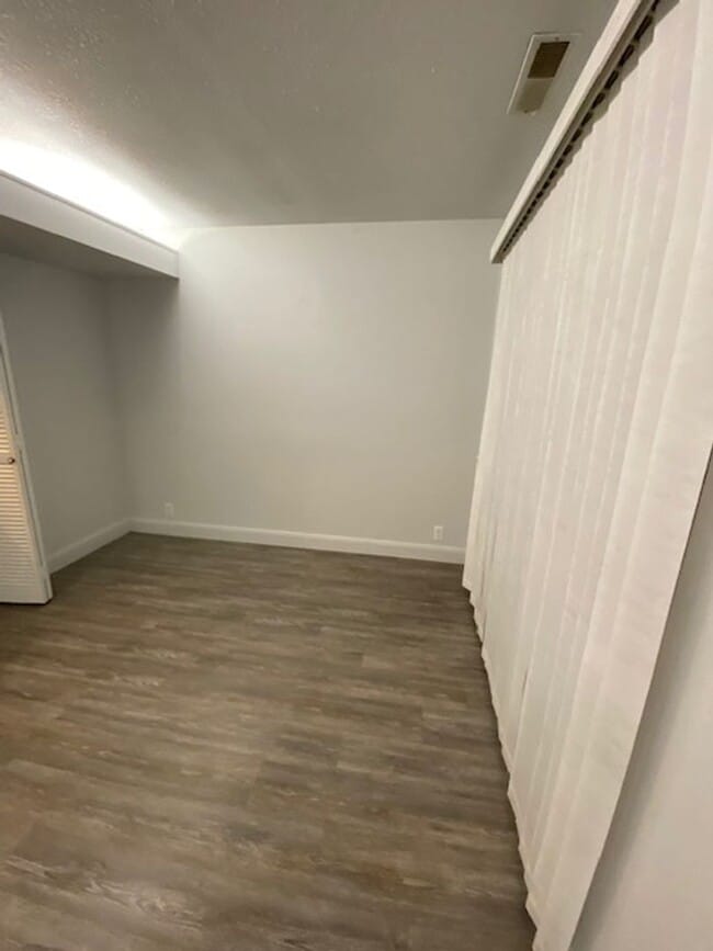 Building Photo - 36 W 250 N