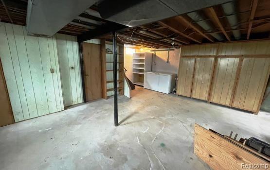 Building Photo - 2145 Lakeshire Dr