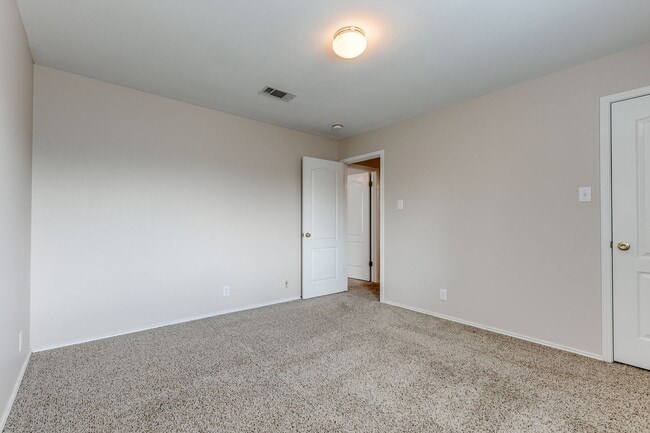 Building Photo - 4-BEDROOM IN SPRING VISTAS, NORTHSIDE I.S.D.