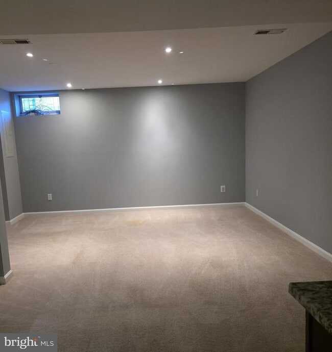 Building Photo - 12977 Abner Ave