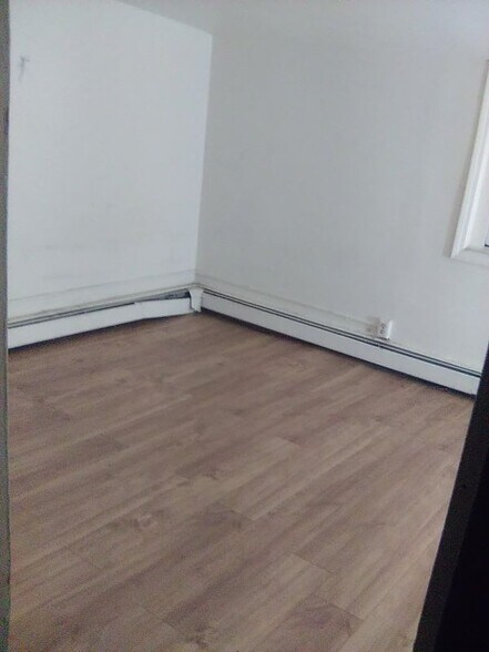 Building Photo - 325 Pershing Ave