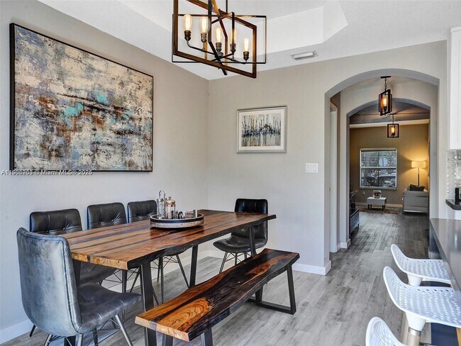 Building Photo - 5922 Siena Ln