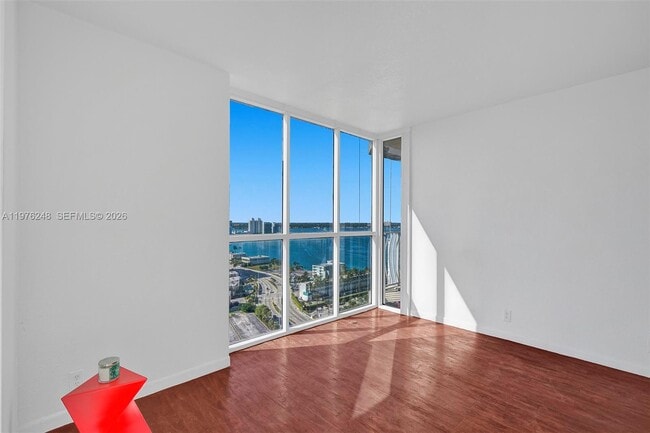 Building Photo - 7601 E Treasure Dr