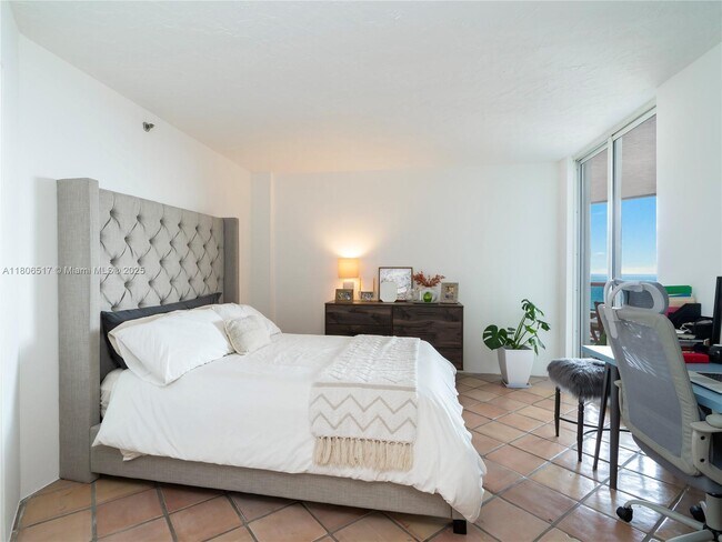 Building Photo - 6767 Collins Ave