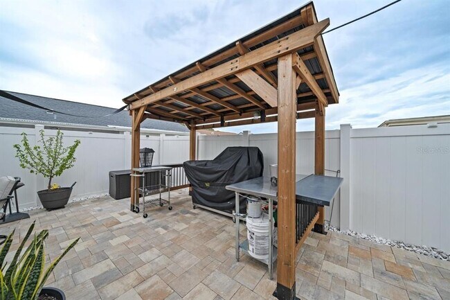 Building Photo - 3549 Rockaway Dr