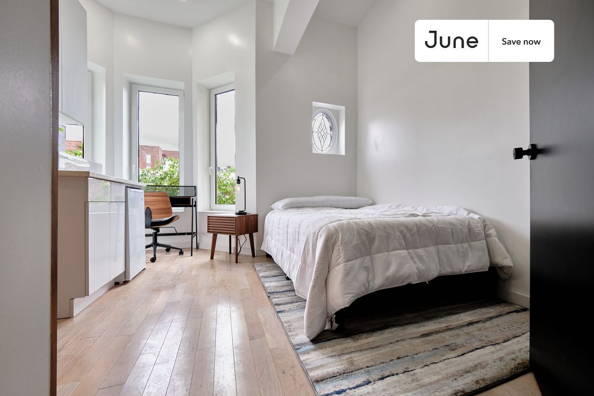 Building Photo - 624 E 17th St