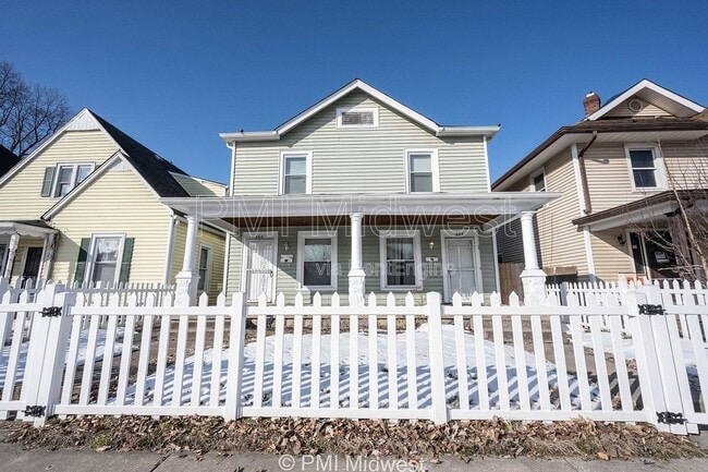 Building Photo - 264 N Holmes Ave