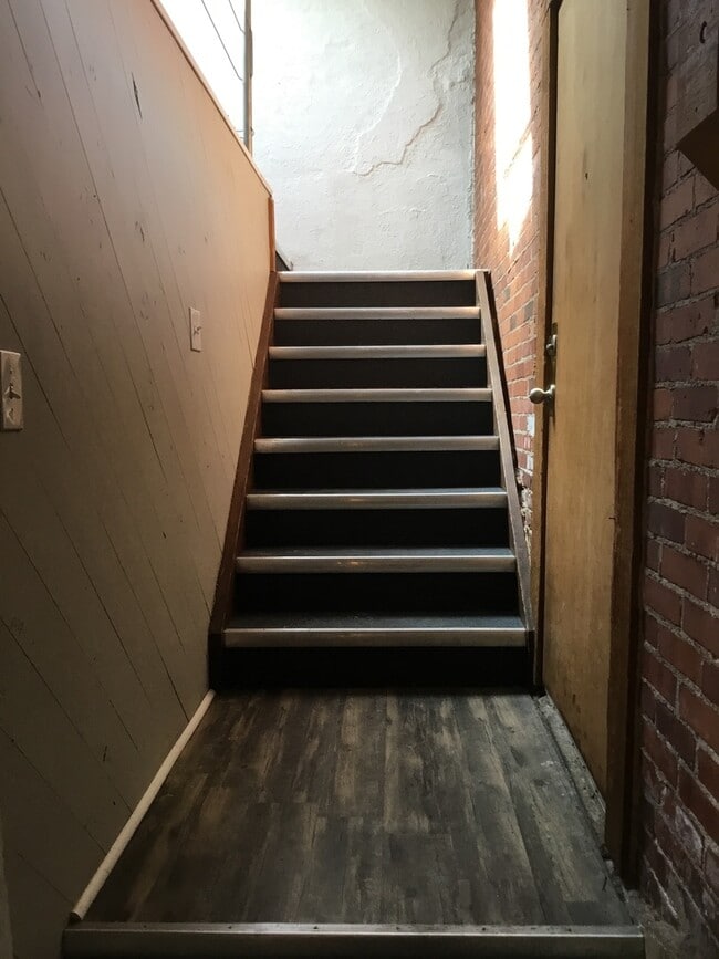 Building Photo - 514-516 ½ N 9th Street