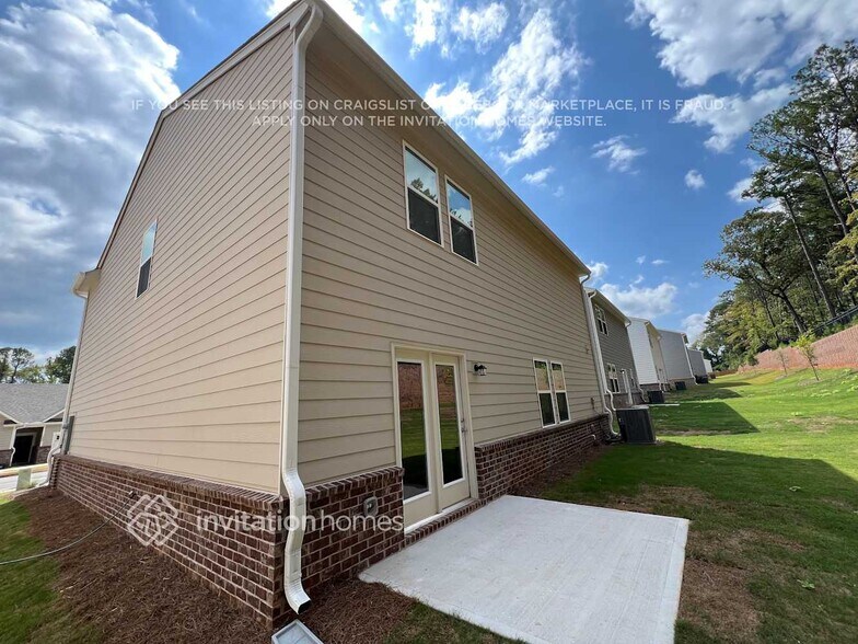 Building Photo - 7381 Cranleigh St