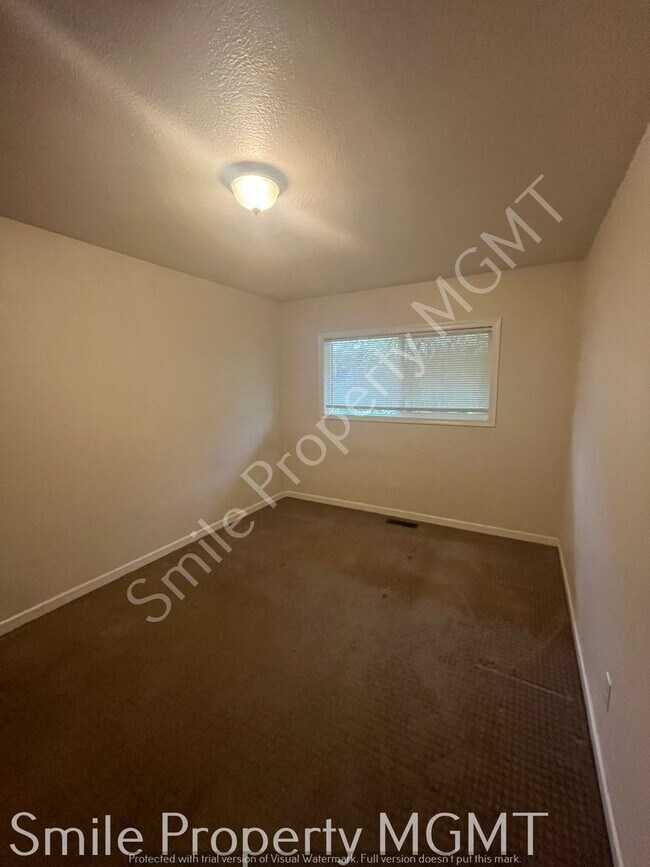 Building Photo - single house