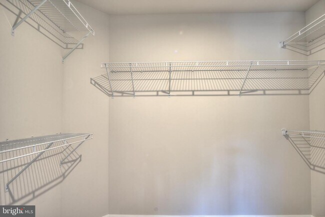 Building Photo - 2506 EMBER Ln