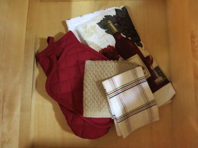 Building Photo - Lauesen Ave.