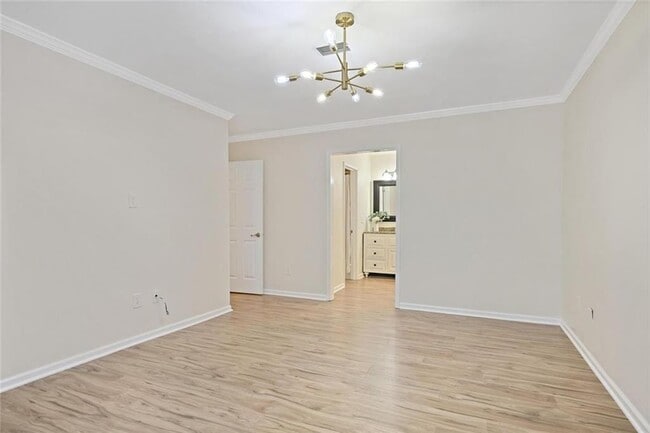 Building Photo - 911 Hollyfax Cir NE