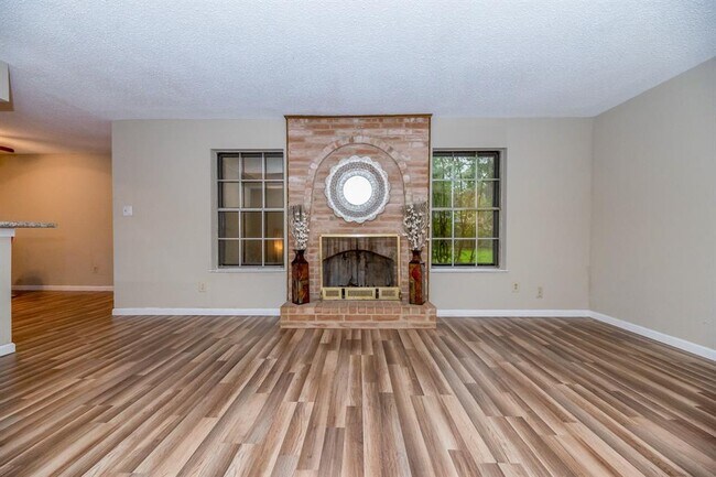 Building Photo - 2710 Yorktown Dr