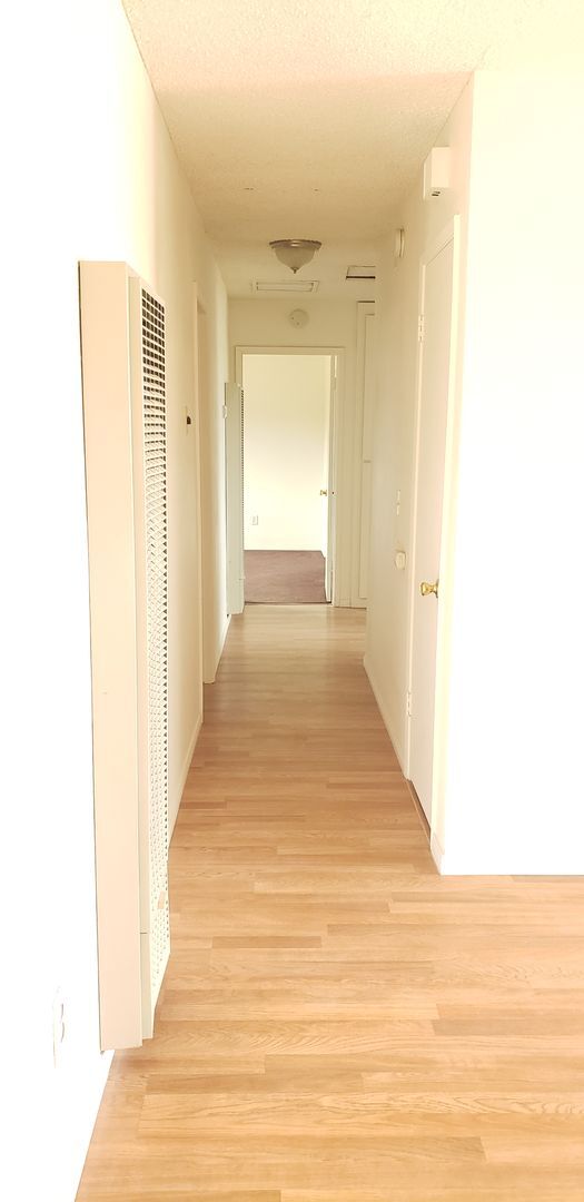 Building Photo - 3 Bedroom 2  Bath home with Garage in the heart of JT!!