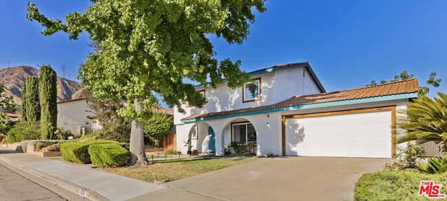 Building Photo - 628 Royalview St