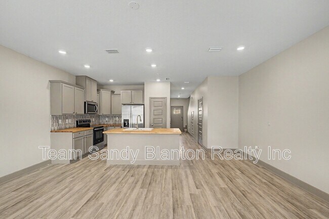Building Photo - 9055 Golden Eye Dr