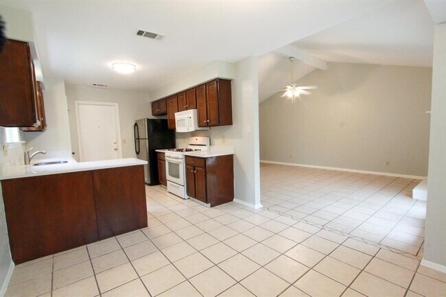 Building Photo - 7900 Whitsun Dr