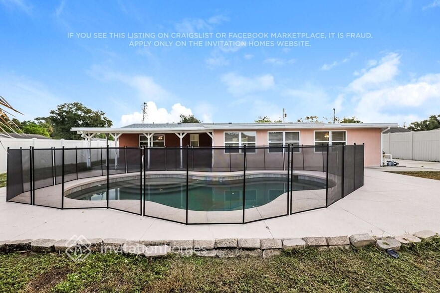 Building Photo - 6710 8th St Ct W