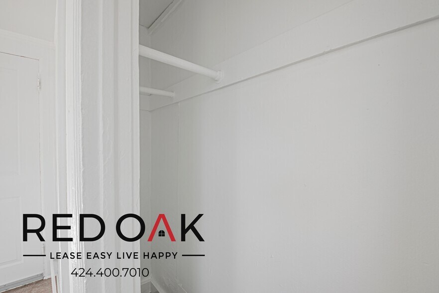 Building Photo - 1423 S Burlington Ave