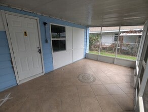 Building Photo - 1513 Akron Dr