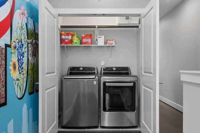 Building Photo - 4202 Gillespie St