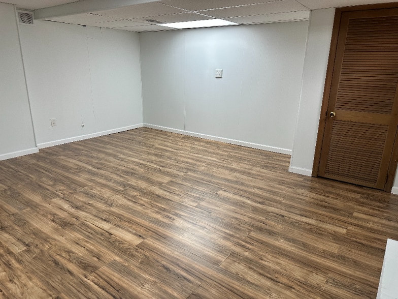 Building Photo - 758 2nd St