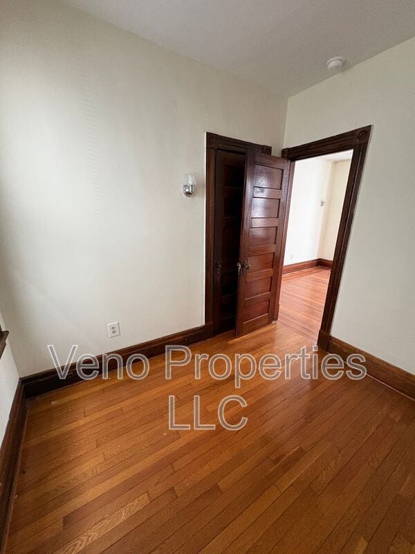 Building Photo - 109 Third Street