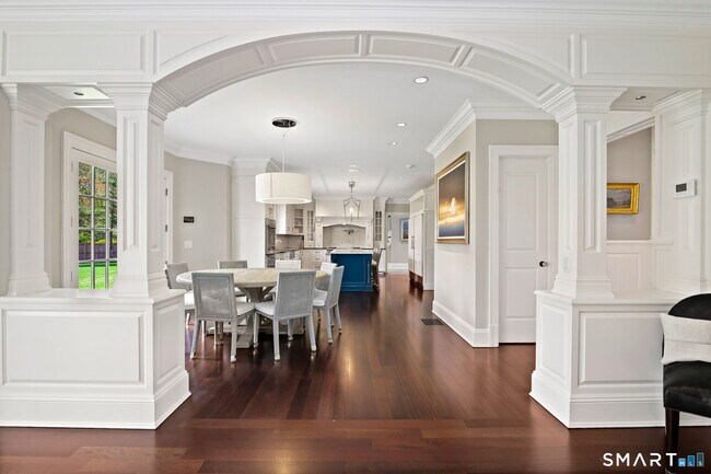 Building Photo - 774 South Ave