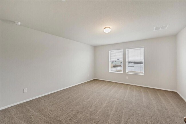 Building Photo - 116 Honeybee Ln