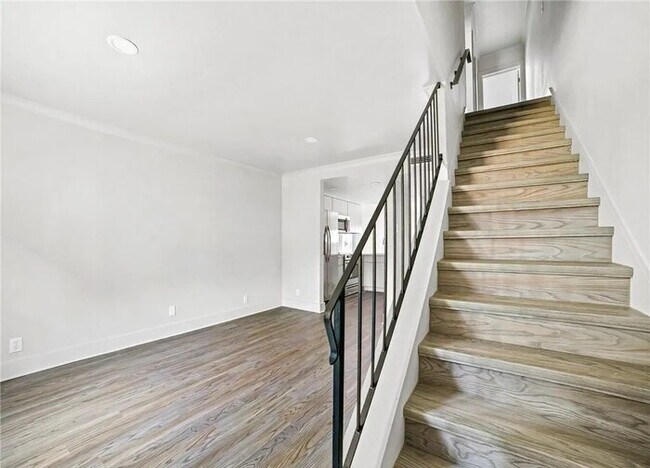 Building Photo - 2bedr 2bath Conveniently located in the Village