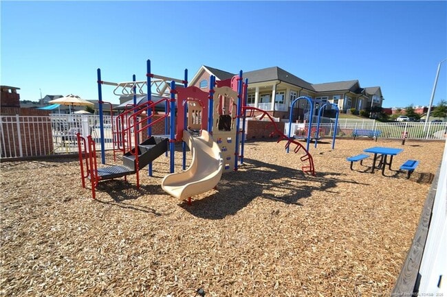 Building Photo - 244 Amber Acorn Ave