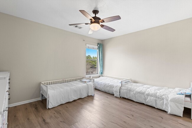 Building Photo - 63 W Lasting Spring Cir