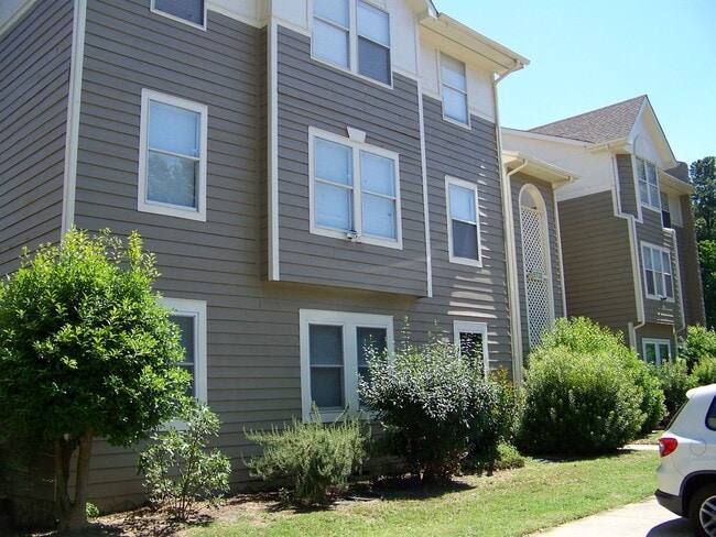 Building Photo - 6732 Willowbrook Dr