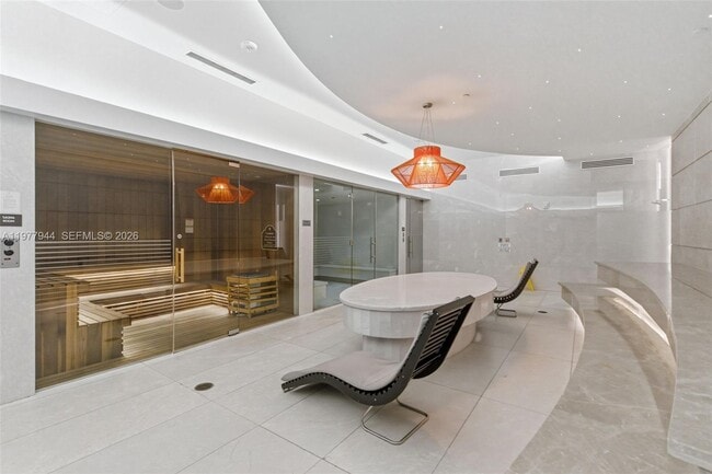 Building Photo - 1010 Brickell Ave