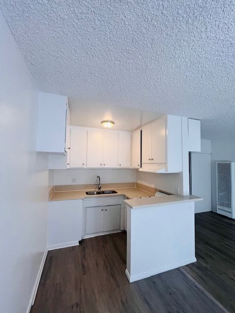 Building Photo - 1260 Beachwood Dr